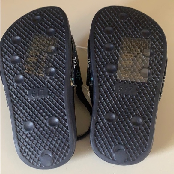 Capelli Shark Sandals - Picture 6 of 6